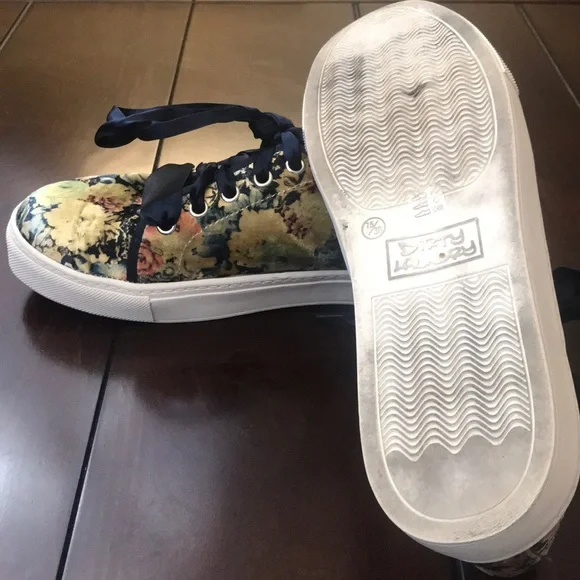 Josi Lace - Up Sneakers - Picture 5 of 5